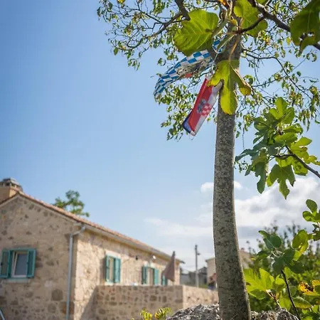 Na Kamenu Holiday home Dobrinj