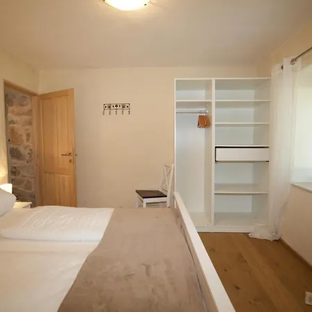 Holiday home Na Kamenu Dobrinj