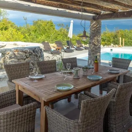 Na Kamenu Holiday home Dobrinj