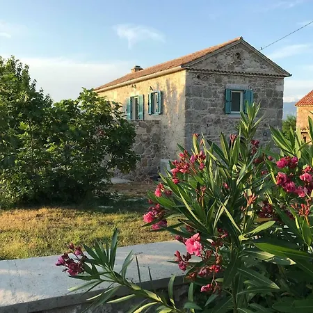 Na Kamenu Сasa de vacaciones Dobrinj