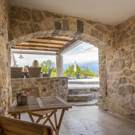 Na Kamenu בית נופש Dobrinj